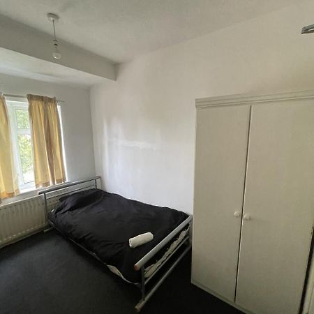 Cozy Private Rooms In Homestay Ilford Eksteriør bilde