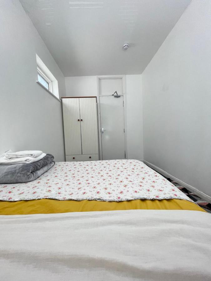 Cozy Private Rooms In Homestay Ilford Eksteriør bilde